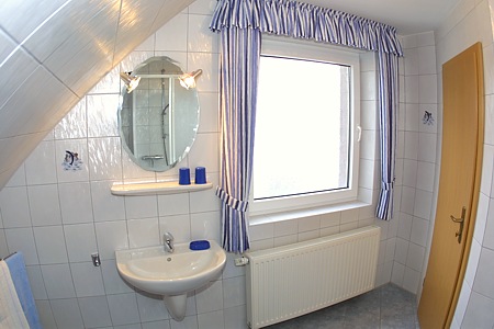 Ferienwohnung - Badezimmer