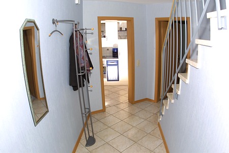 Ferienwohnung - Flur und Treppe