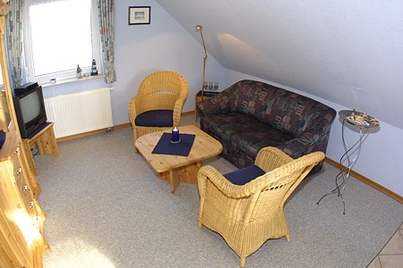 Ferienwohnung - Wohnzimmer mit integriertem Küchenbereich