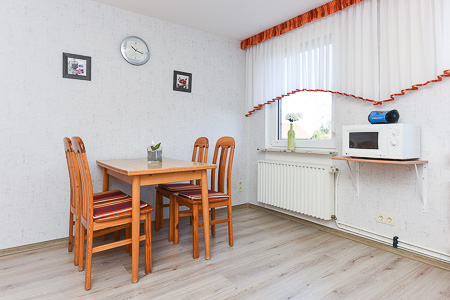 Ferienwohnung - Wohnzimmer mit integriertem Küchenbereich