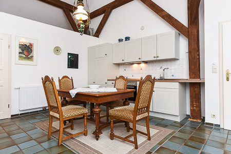 Ferienwohnung im Landhaus „Eulennest“ - Wohnzimmer mit integriertem Küchenbereich