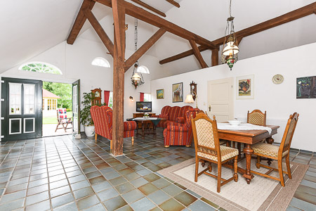 Ferienwohnung im Landhaus „Eulennest“ - Wohnzimmer mit integriertem Küchenbereich