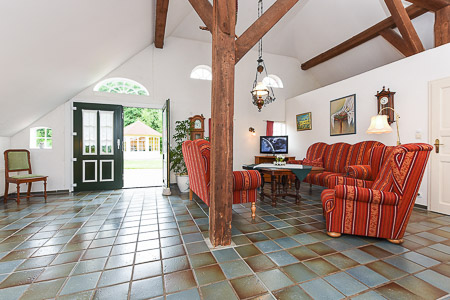 Ferienwohnung im Landhaus „Eulennest“ - Wohnzimmer mit integriertem Küchenbereich