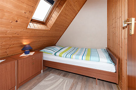 Ferienwohnung „Haus Fooken“ - Schlafzimmer 2/Kinderzimmer