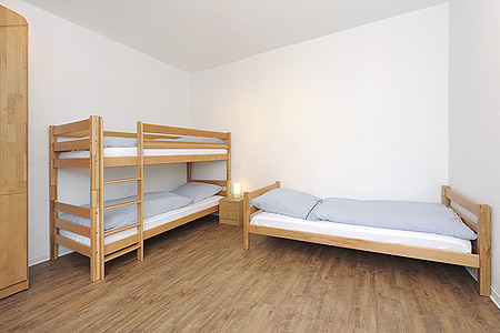 Ferienwohnung „Erdgeschoss“ - Schlafzimmer 2/Kinderzimmer