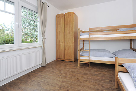 Ferienwohnung „Erdgeschoss“ - Schlafzimmer 2/Kinderzimmer
