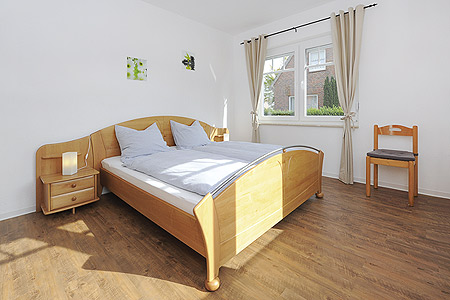 Ferienwohnung „Erdgeschoss“ - Schlafzimmer 1