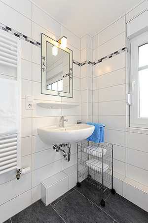 Ferienwohnung „Obergeschoss“ - Badezimmer