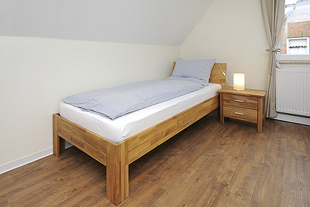 Ferienwohnung „Obergeschoss“ - Schlafzimmer 2/Kinderzimmer