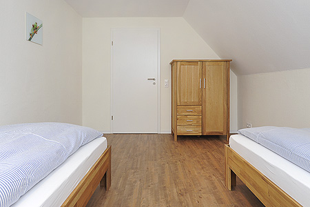 Ferienwohnung „Obergeschoss“ - Schlafzimmer 2/Kinderzimmer
