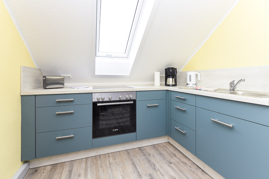 Ferienwohnung „Klein“ - Wohnzimmer mit integriertem Küchenbereich