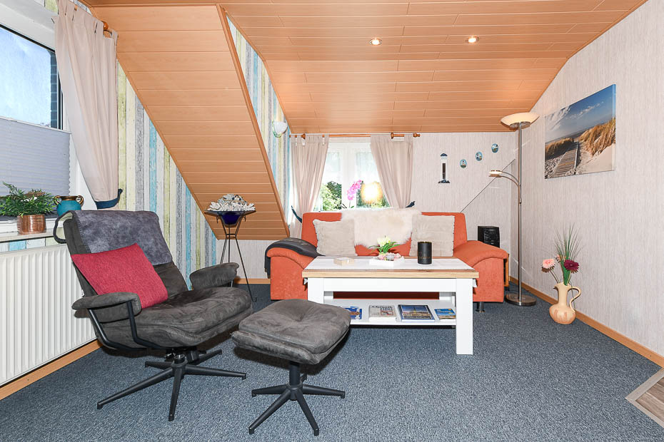 Ferienwohnung „Haus Janssen“ - Wohnzimmer mit integriertem Küchenbereich