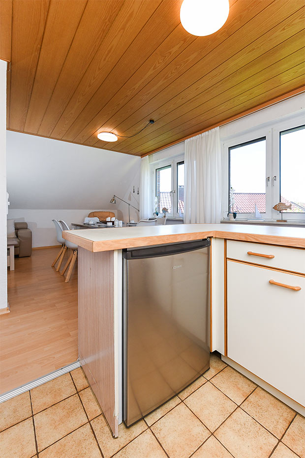 Ferienwohnung „Rotbuche“ - Wohnzimmer mit integriertem Küchen- und Essbereich