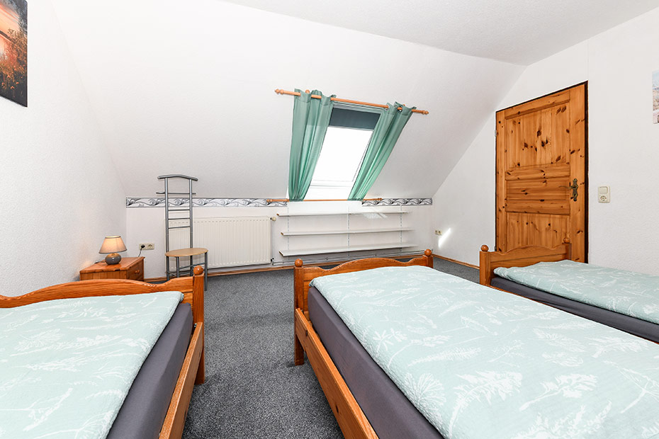 Ferienwohnung „Spielwiese“ - Schlafzimmer 2/Kinderzimmer