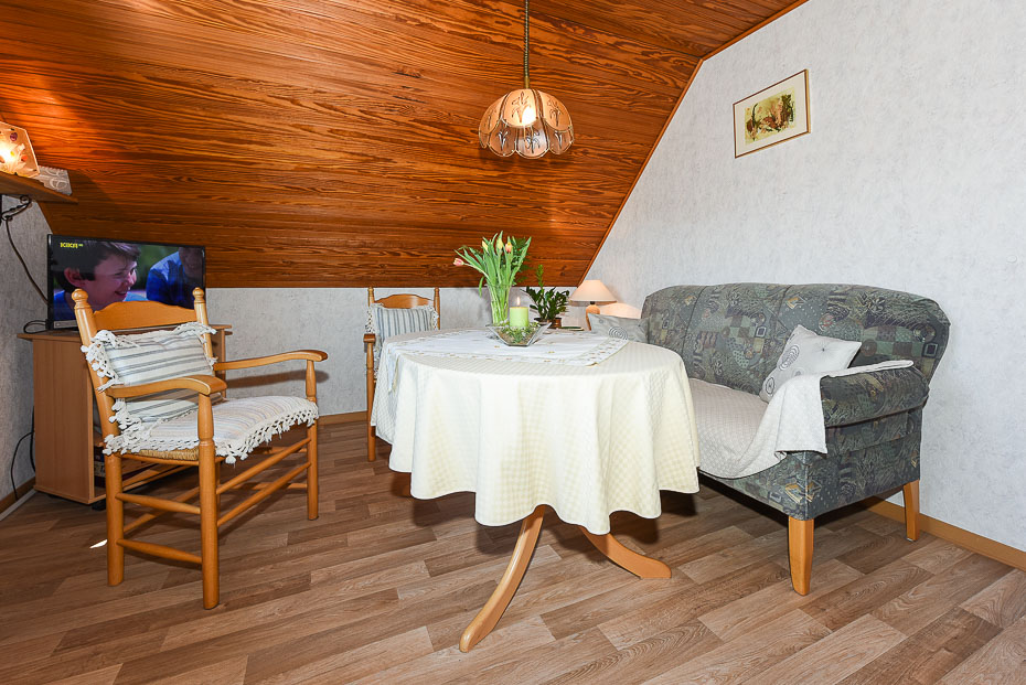 Ferienwohnung „Vosskamp Hörn“ - Wohnraum mit integrierter Küche