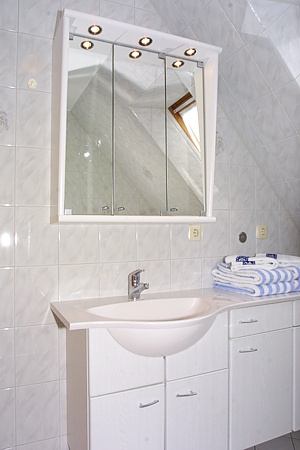 Ferienwohnung „Im Gastfeld 2 A“ - Badezimmer im Obergeschoss