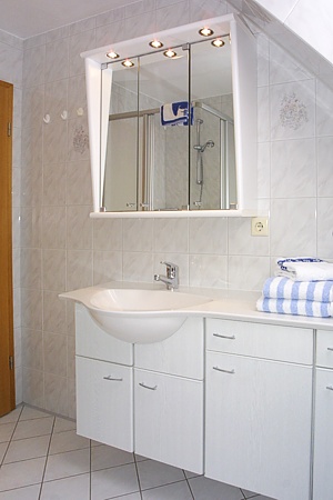 Ferienwohnung „Im Gastfeld 2 A“ - Badezimmer im Obergeschoss
