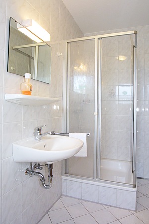 Ferienwohnung „Im Gastfeld 2 A“ - Badezimmer im Erdgeschoss