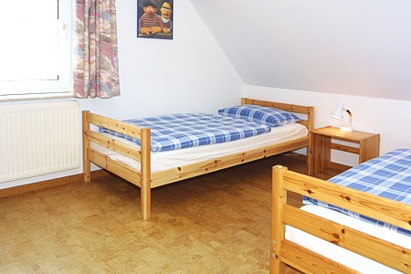 Ferienwohnung „Im Gastfeld 2 A“ - Schlafzimmer 2/Kinderzimmer