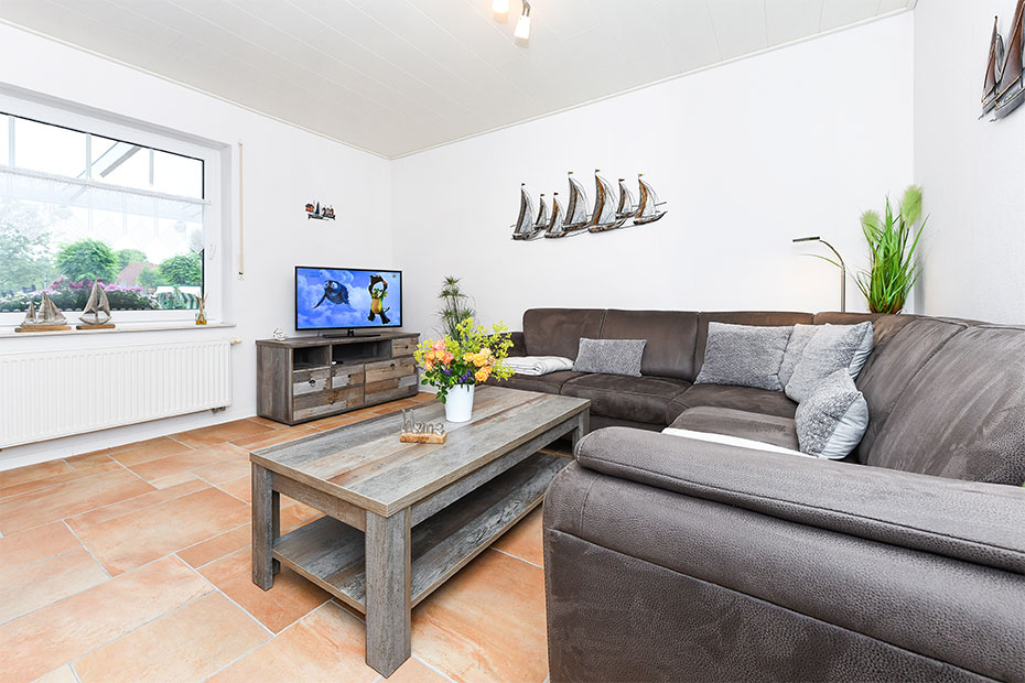 Ferienwohnung 1 - Wohnzimmer mit integriertem Küchenbereich