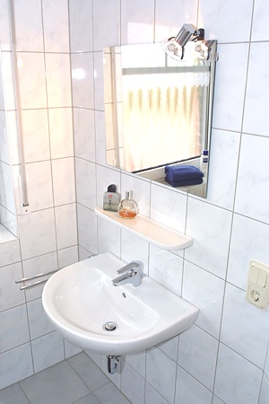 Ferienwohnung 1 - Badezimmer