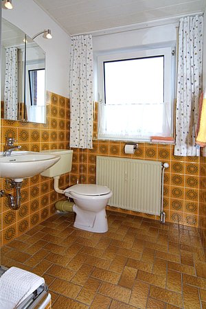 Ferienwohnung „Claassen“ - Badezimmer