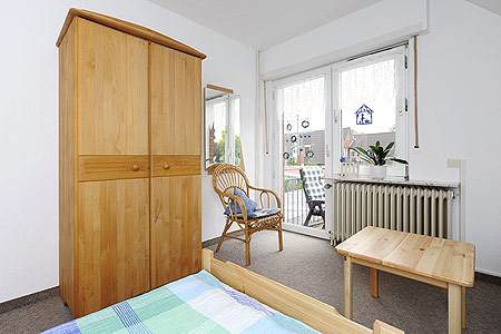 Ferienwohnung „Haus Gerdes“ - Schlafzimmer 2/Kinderzimmer