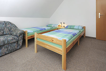 Ferienwohnung „Haus Gerdes“ - Schlafzimmer 2/Kinderzimmer