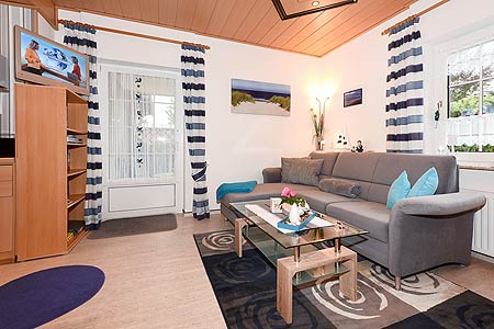 Ferienwohnung 2 - Wohn- und Schlafraum mit integriertem Küchenbereich