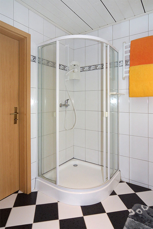 Ferienwohnung 3 - Badezimmer