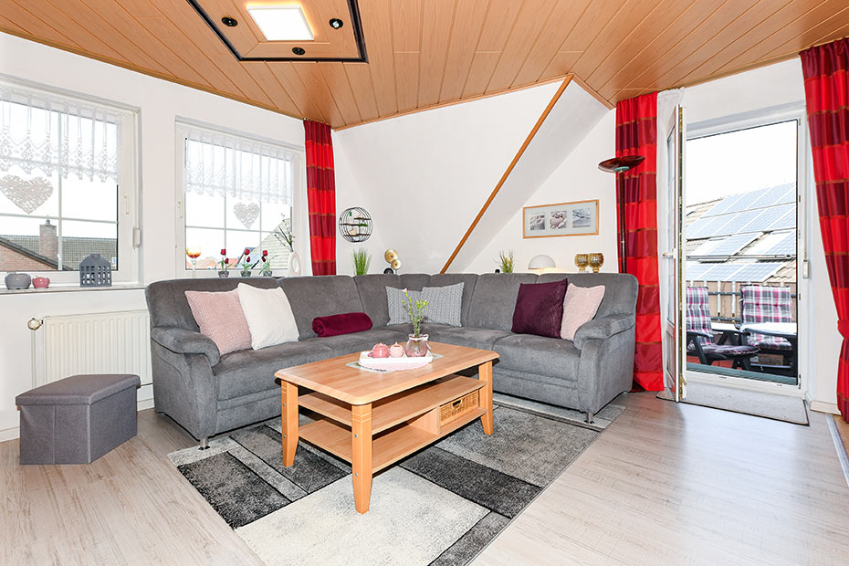 Ferienwohnung 3 - Wohnzimmer mit integriertem Küchenbereich