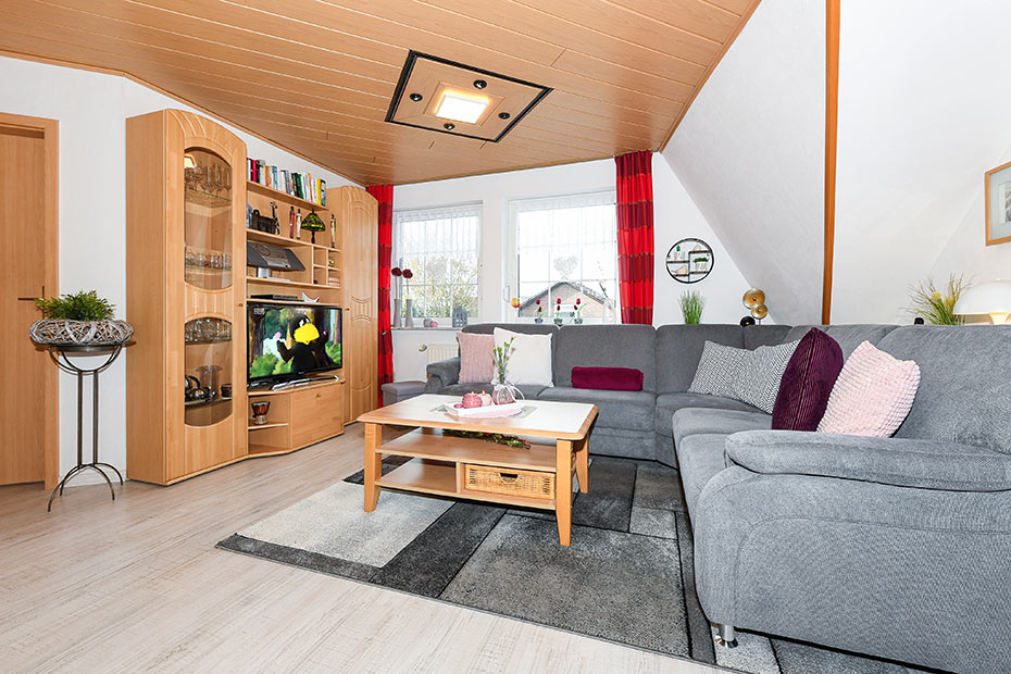 Ferienwohnung 3 - Wohnzimmer mit integriertem Küchenbereich