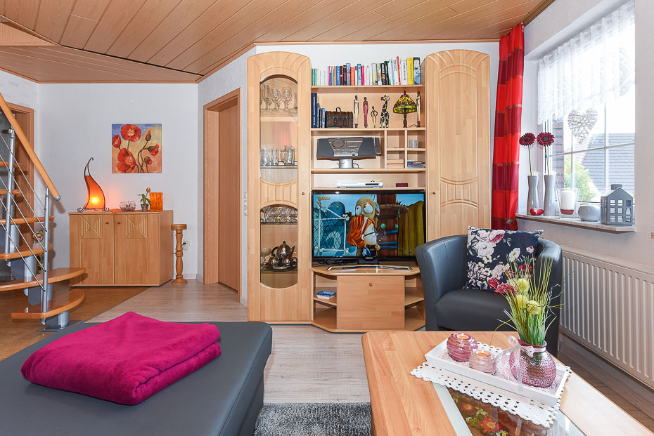 Ferienwohnung 3 - Wohnzimmer mit integriertem Küchenbereich