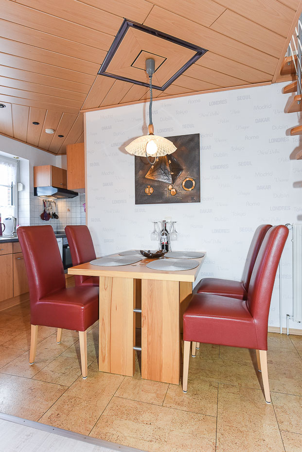 Ferienwohnung 3 - Wohnzimmer mit integriertem Küchenbereich