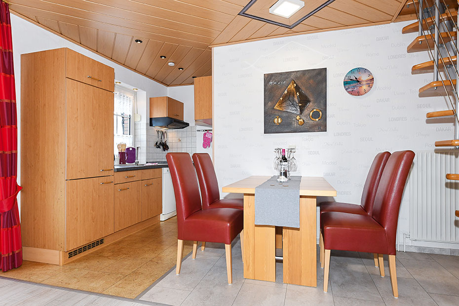Ferienwohnung 3 - Wohnzimmer mit integriertem Küchenbereich