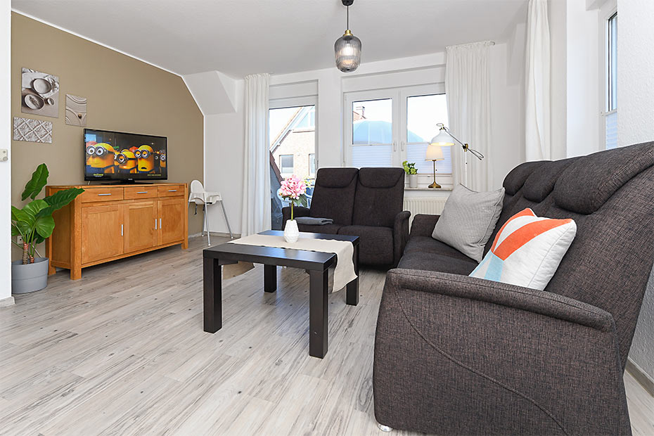 Ferienwohnung 4b - Wohnzimmer mit integriertem Küchenbereich