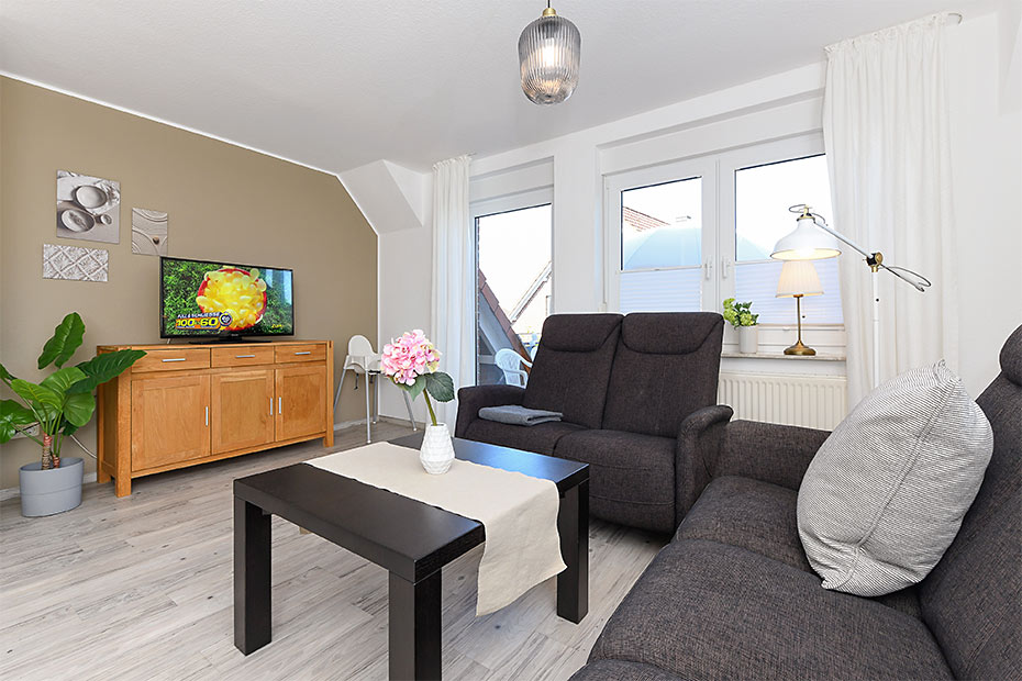 Ferienwohnung 4b - Wohnzimmer mit integriertem Küchenbereich