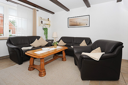 Ferienwohnung „Unten“ - Wohnzimmer mit integriertem Küchenbereich