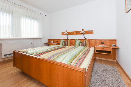 Ferienwohnung 5 - Schlafzimmer 1