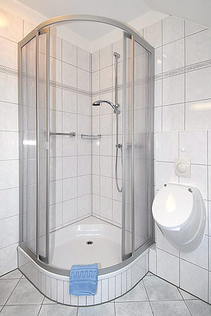 Ferienwohnung 4 - Badezimmer