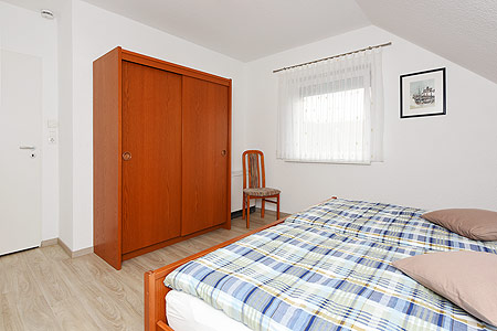 Ferienwohnung 4 - Schlafzimmer 1