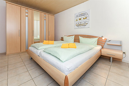 Ferienwohnung „Seerose“ - Schlafzimmer 1