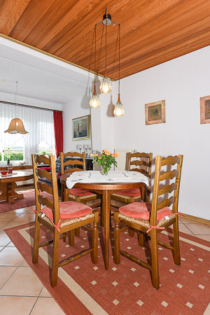 Ferienwohnung I - Wohnzimmer mit integriertem Küchenbereich