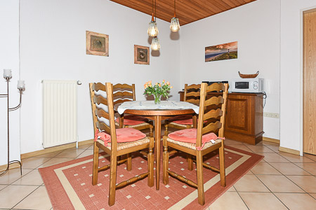 Ferienwohnung I - Wohnzimmer mit integriertem Küchenbereich