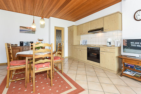 Ferienwohnung I - Wohnzimmer mit integriertem Küchenbereich