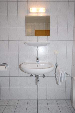 Ferienwohnung VI - Badezimmer