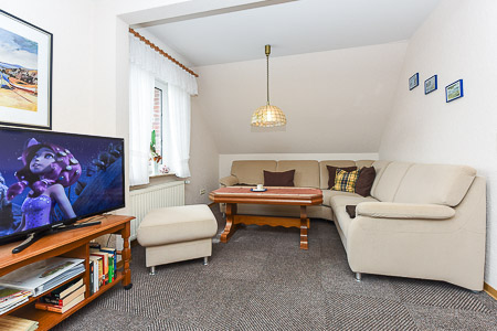 Ferienwohnung VI - Wohnzimmer mit integriertem Küchenbereich