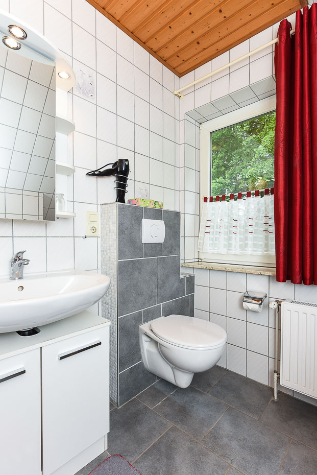 Ferienwohnung „Eiche“ - Badezimmer