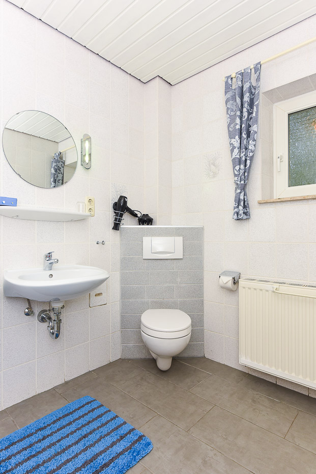 Ferienwohnung „Lerche“ - Badezimmer