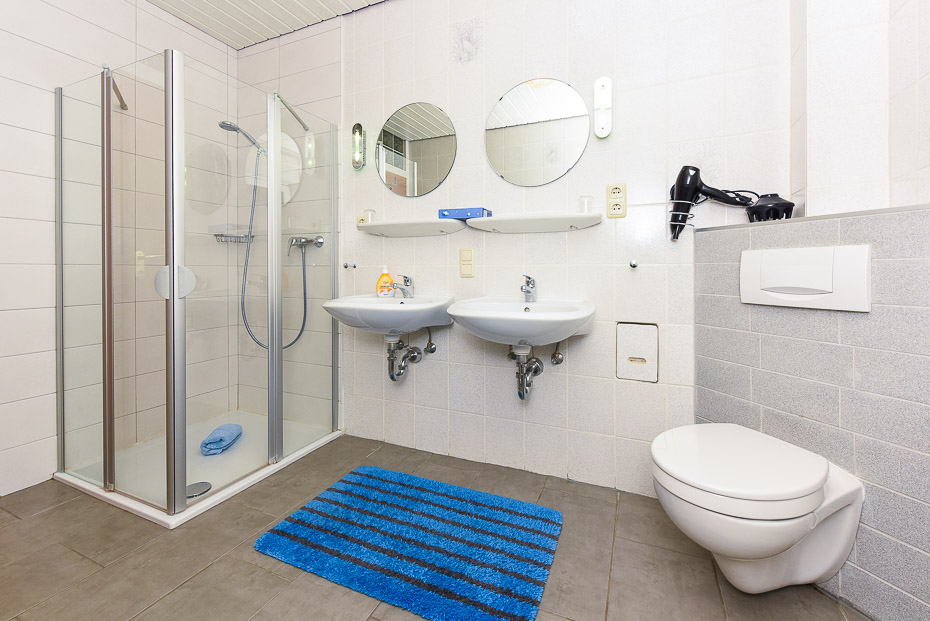 Ferienwohnung „Lerche“ - Badezimmer